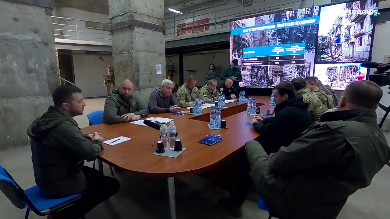 Bomben fallen auf Charkiw während Präsident Selenskyjs Besuch