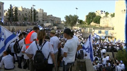 من باب العامود.. مواجهات بين مستوطنين وشبان فلسطينيين