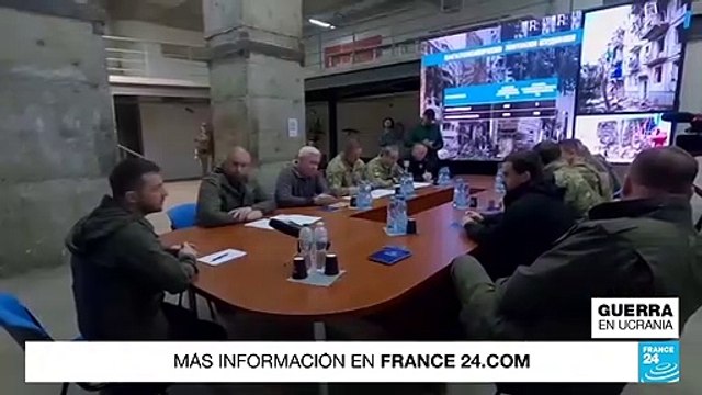 El presidente de Ucrania, Volodimir Zelenski, hace su primera aparición fuera de Kiev