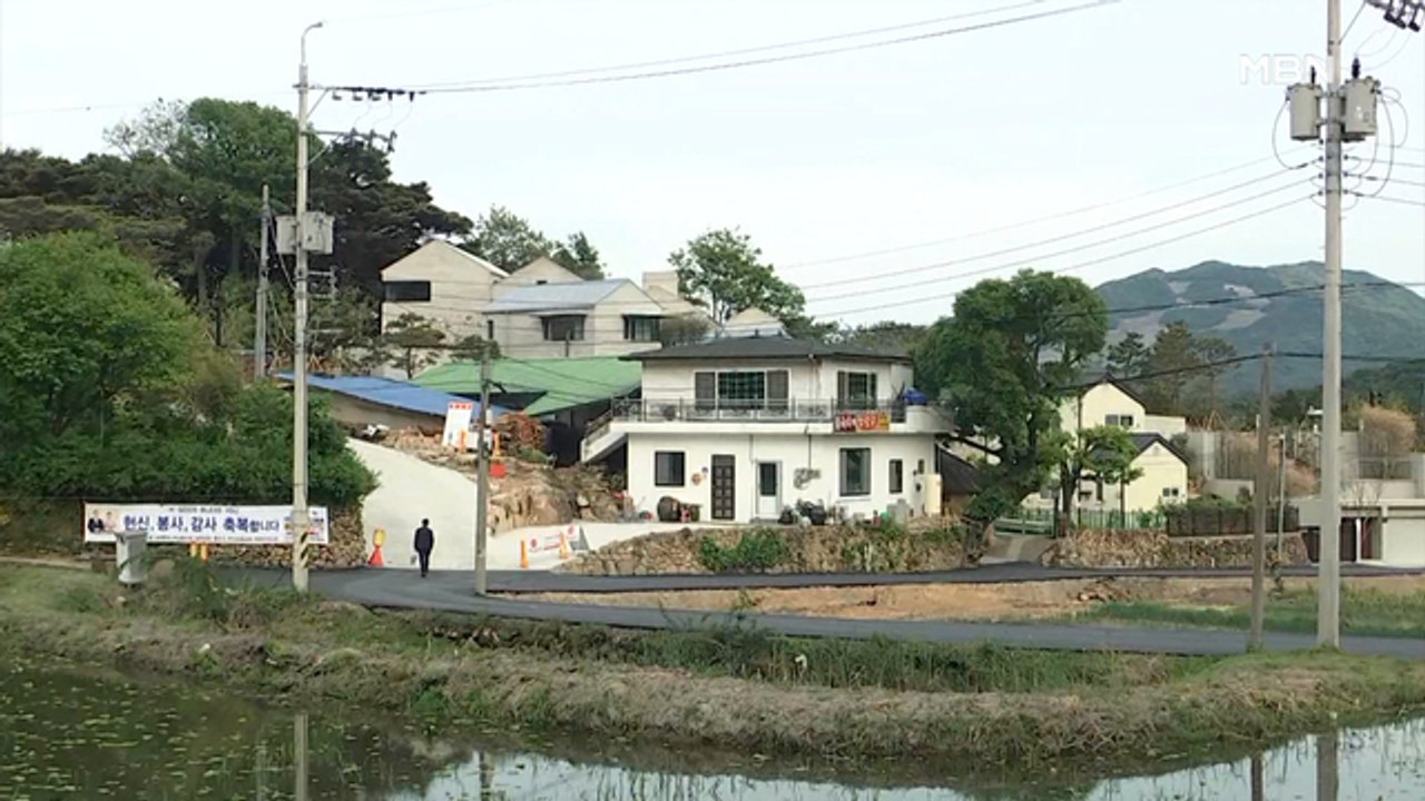 문 전 대통령 딸, 사저 앞 시위 비판…"집안에 갇힌 생쥐꼴"