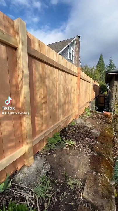 Seattle Cedar Fence Construction _ Cedar Fence - Bellevue Fencing