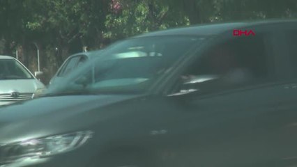 ADANA'DA SÜRÜCÜLERİN TRAFİK IŞIĞI ÇİLESİ ZORLA PARA İSTİYOR, TACİZ EDİYORLAR