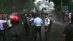 شرطة سريلانكا تستخدم الغاز المسيل للدموع لتفريق تظاهرة طلابية جديدة