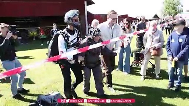 Une Suédoise de 103 ans bat le record du monde de la personne la plus âgée à réaliser un saut en parachute en tandem: C'était merveilleux de faire cela - VIDEO