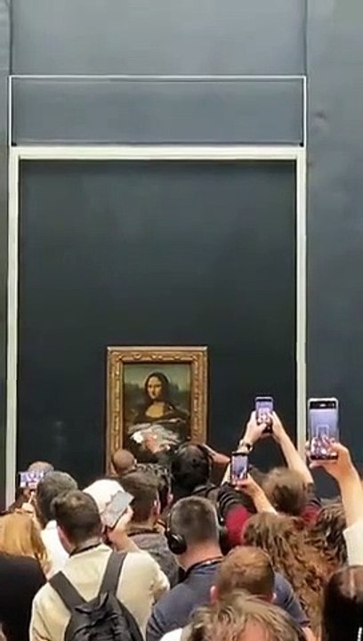 Le tableau la Joconde attaqué au Musée du Louvre (2022)