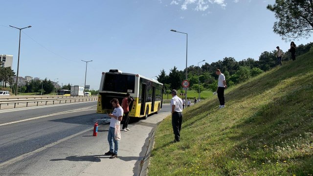 Kartal'da İETT otobüsünde yangın