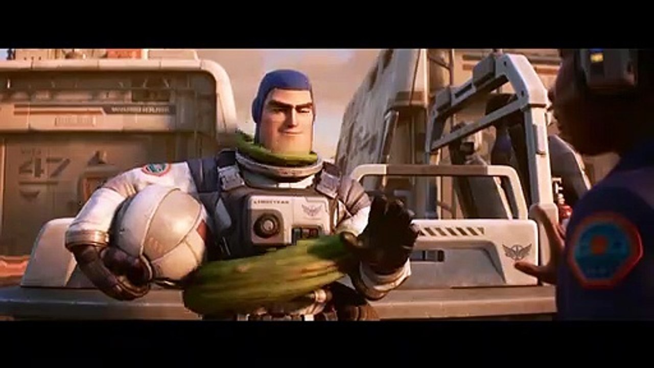 Lightyear | Tv Spot: Buzz Family