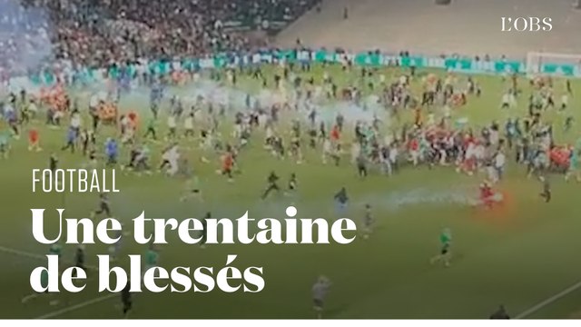 Saint-Etienne : la pelouse de Geoffroy-Guichard envahie par les supporters de l'ASSE