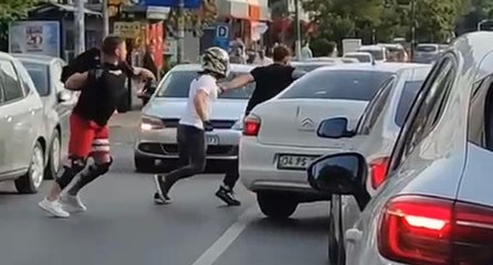 Tekmeler yumruklar havada uçuştu