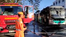 Ônibus Move Metropolitano pega fogo na estação Oiapoque, no Centro de BH