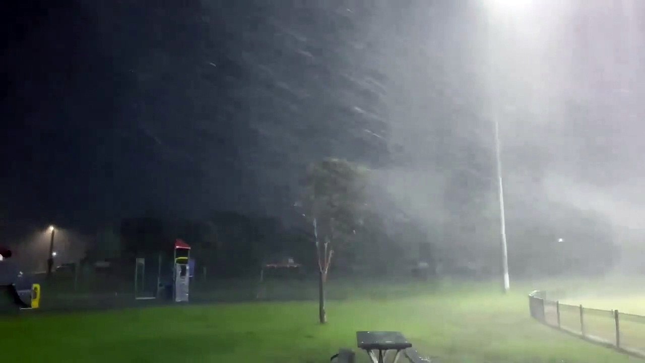 Scenes from Waratah as freak winter storm hits Newcastle | Newcastle Herald | May 30, 2022