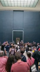 Mona Lisa tablosuna pastalı saldırı
