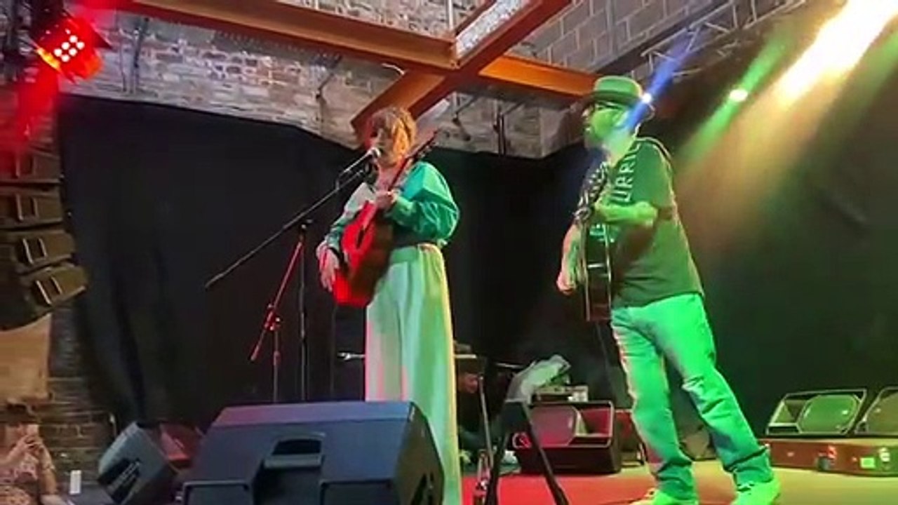 Sunderland talent Faye Fantarrow performs with Dave Stewart at Pop Recs