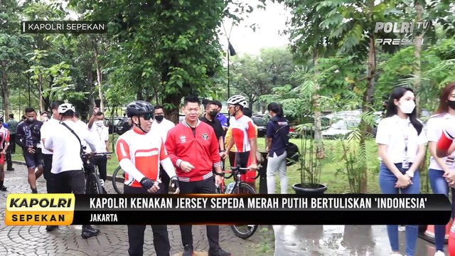 KAPOLRI SEPEKAN : Kapolri Pimpin Parade Kemenangan Kontingan Sepeda Indonesia Sea Games 2021 (2/2)