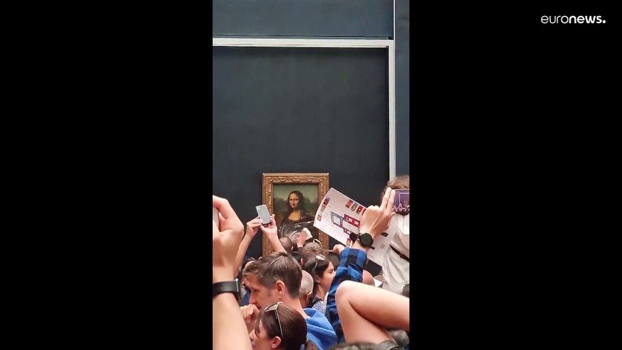 Mona Lisa in Paris mit Kuchen beworfen