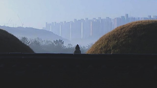 '왕릉 아파트' 결국 준공 승인...내일부터 입주 가능 / YTN