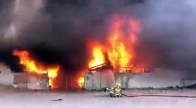 حريق هائل في «سوق الخيام» بالكويت... فيديو