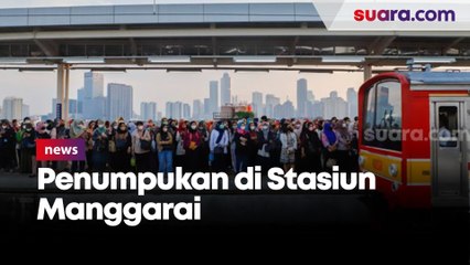 Скачать видео: Penumpang Menumpuk di Stasiun Manggarai, KAI Commuter Imbau Pengguna KRL Transit di Stasiun Lain