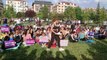 Parkta yoga engellemesine karşı kadınlar hem eylem hem de yoga yaptı