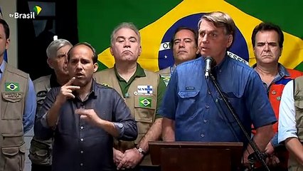 Bolsonaro visita área afetada por chuvas, que já deixam 91 mortos na Grande Recife