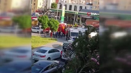 Küçükçekmece'de ticari araçla dolmuş çarpıştı: 3 yaralı