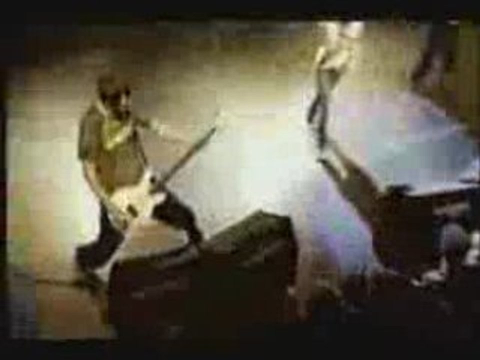 Walls Of Jericho - A Little Piece Of Me