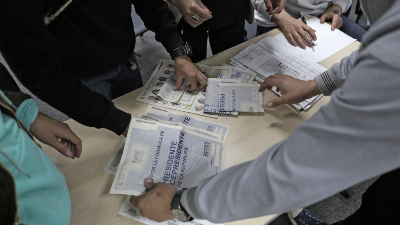 Votaciones en el exterior: así quedaron los votos entre Hernández, Petro y Fico