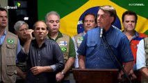 Jair Bolsonaro sobrevoa zonas afetadas pelas chuvas no Brasil