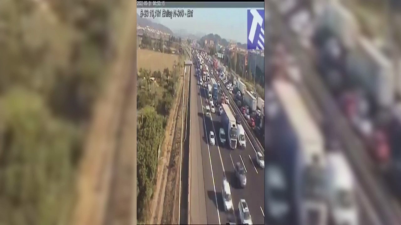 Retencions de 12 km des de la B-23 a Sant Feliu de Llobregat per laccident de lAP-7 al Papiol