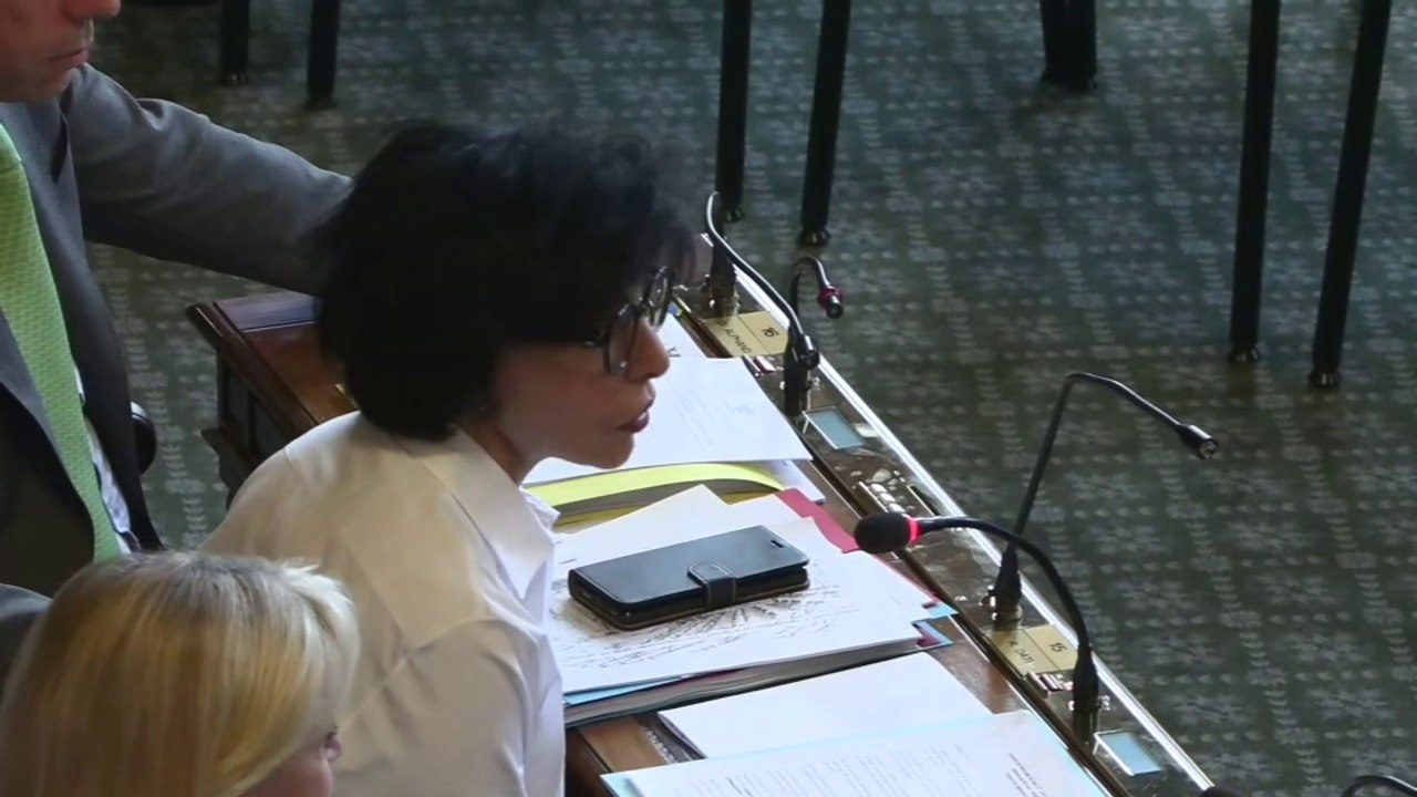 "1,7%, ça fait mal": Rachida Dati tacle Anne Hidalgo sur son score à la présidentielle dès le début du conseil de Paris