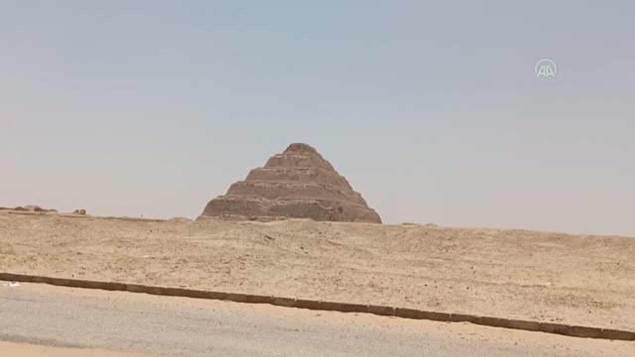 Mısır'ın yüzlerce yıllık antik dönemine ışık tutan tarihi bölgesi: "Sakkara"