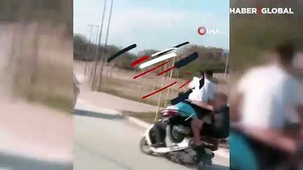 Pes dedirten ilginç yolculuk! Motosikletin üzerine motosiklet koyarak gittiler!