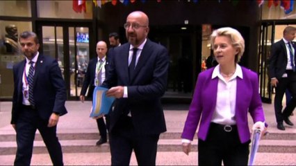 Ue trova accordo su embargo petrolio russo: stop a 90% entro 2022