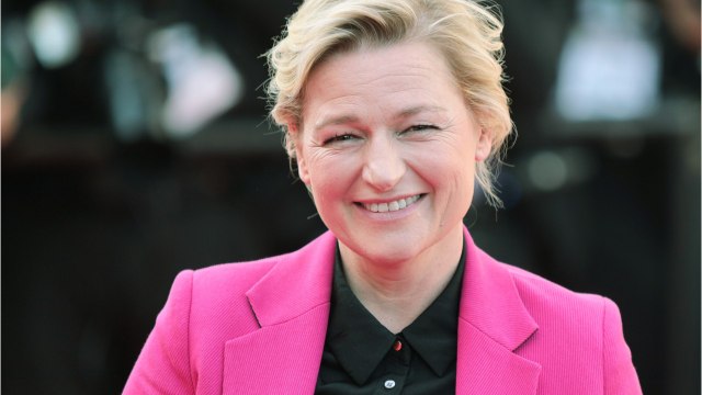 VOICI : Anne-Elisabeth Lemoine : cet invité de C à vous qui a ébloui son fils