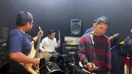 Gadis kecil berbisa - Alone at last (cover)