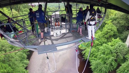 Watch the Bungee jumping world record  attempt