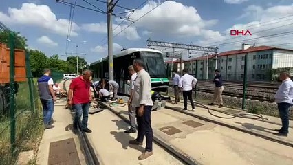 Kocaeli’de tramvaylar çarpıştı, hattan çıktı! O anlar kamerada