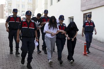 Sosyal medyada uyuşturucu kullanımını özendirdikleri iddia edilen 4 zanlı yakalandı