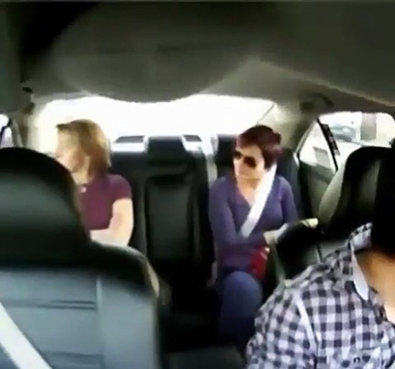 La preuve que même à l'arrière d'une voiture, il faut mettre sa ceinture de sécurité