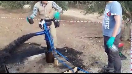 Yetkililer dün numune almıştı! Manisa’da zeytinlikten çıkan siyah maddeden müjdeli haber