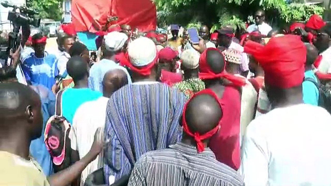 Irrégularités de la  campagne d'anacarde 2022:Les acteurs tirent sur Guédj Diouf et invite Macky Sall à réagir
