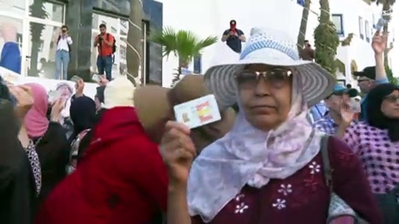 المغرب واسبانيا يعيدان فتح الحدود للعاملين في جيبي سبتة ومليلة