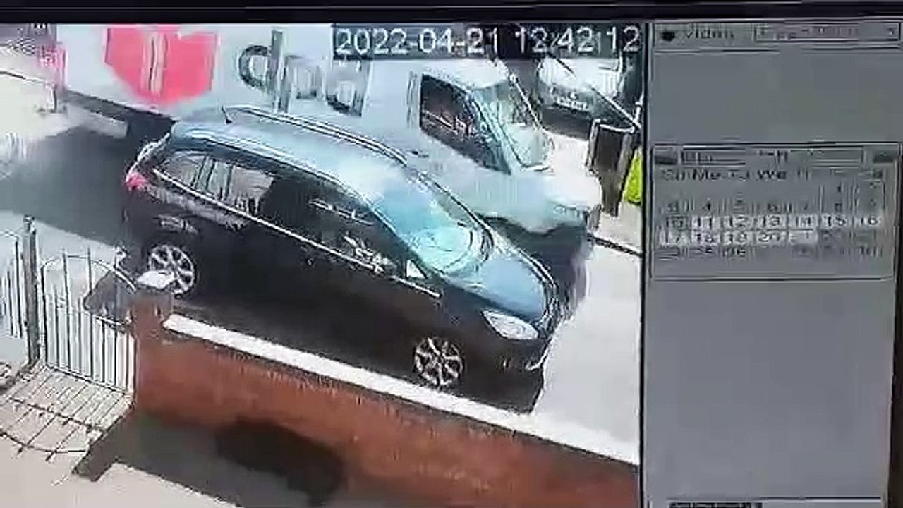 Delivery Driver Decided Not to Use the Gate