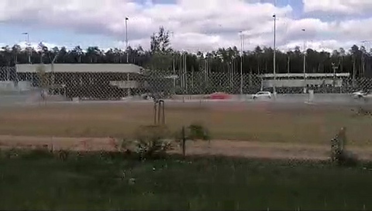 # Volkslehrer : 'Man fragt sich schon, was das hier für ein riesen Komplex ist.'