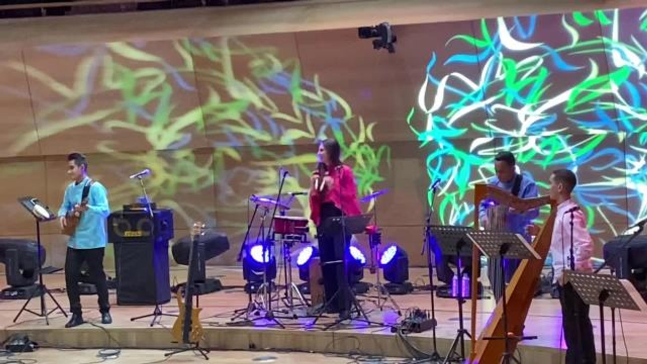 Emine Erdoğan, Venezuelalı Müzik Grubunun Konserini Dinledi