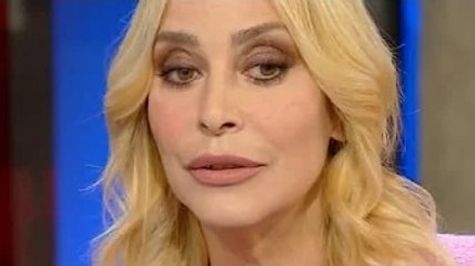 Stefania Orlando non l’aveva mai raccontato: “Ho fatto fatica dopo il Grande Fratello Vip” Passare m