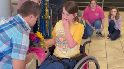 Teen With Spina Bifida Asked To Prom By Boyfriend With Down Syndrome | Happily TV