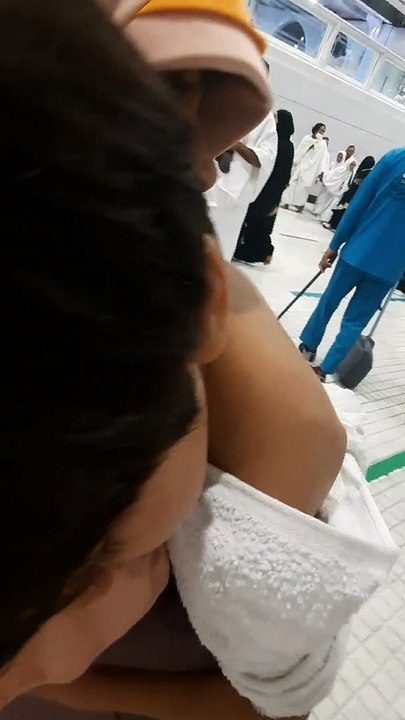 Kids Lovely Act in Sae Area of Baitullah | بچوں کی کعبہ سعی کرتے ہوئے معصومانہ حرکات