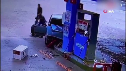 Freni patlayan otomobil akaryakıt istasyonuna daldı