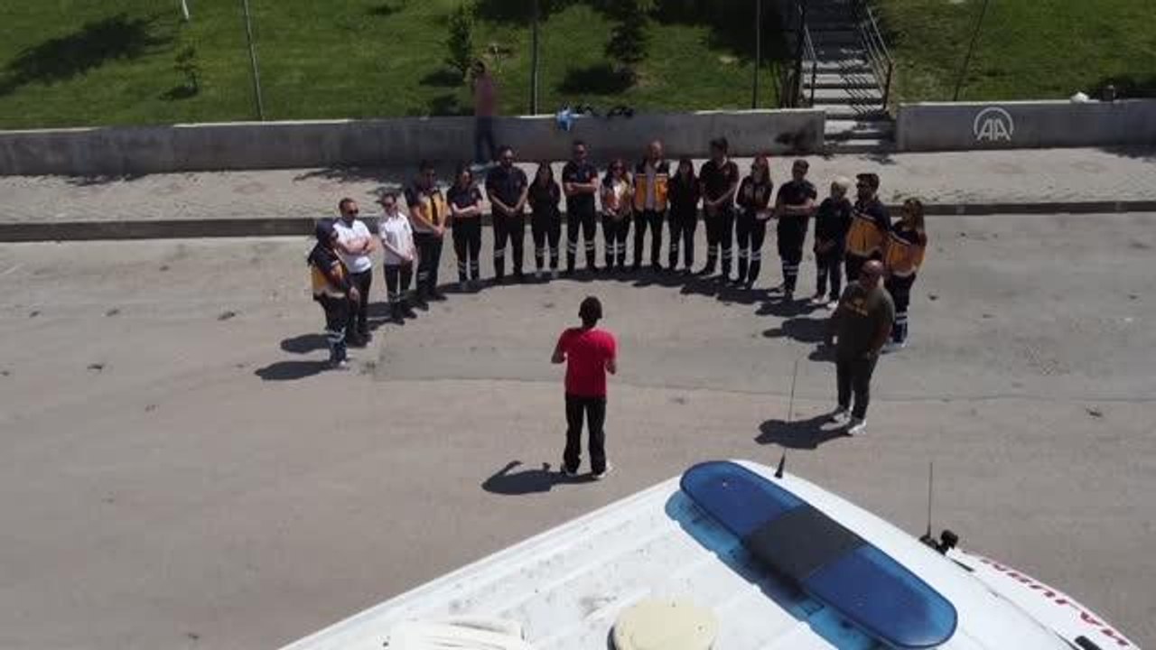 Zamanla yarışan 112 Acil servis ambulans sürücülerine zorlu trafik eğitimi